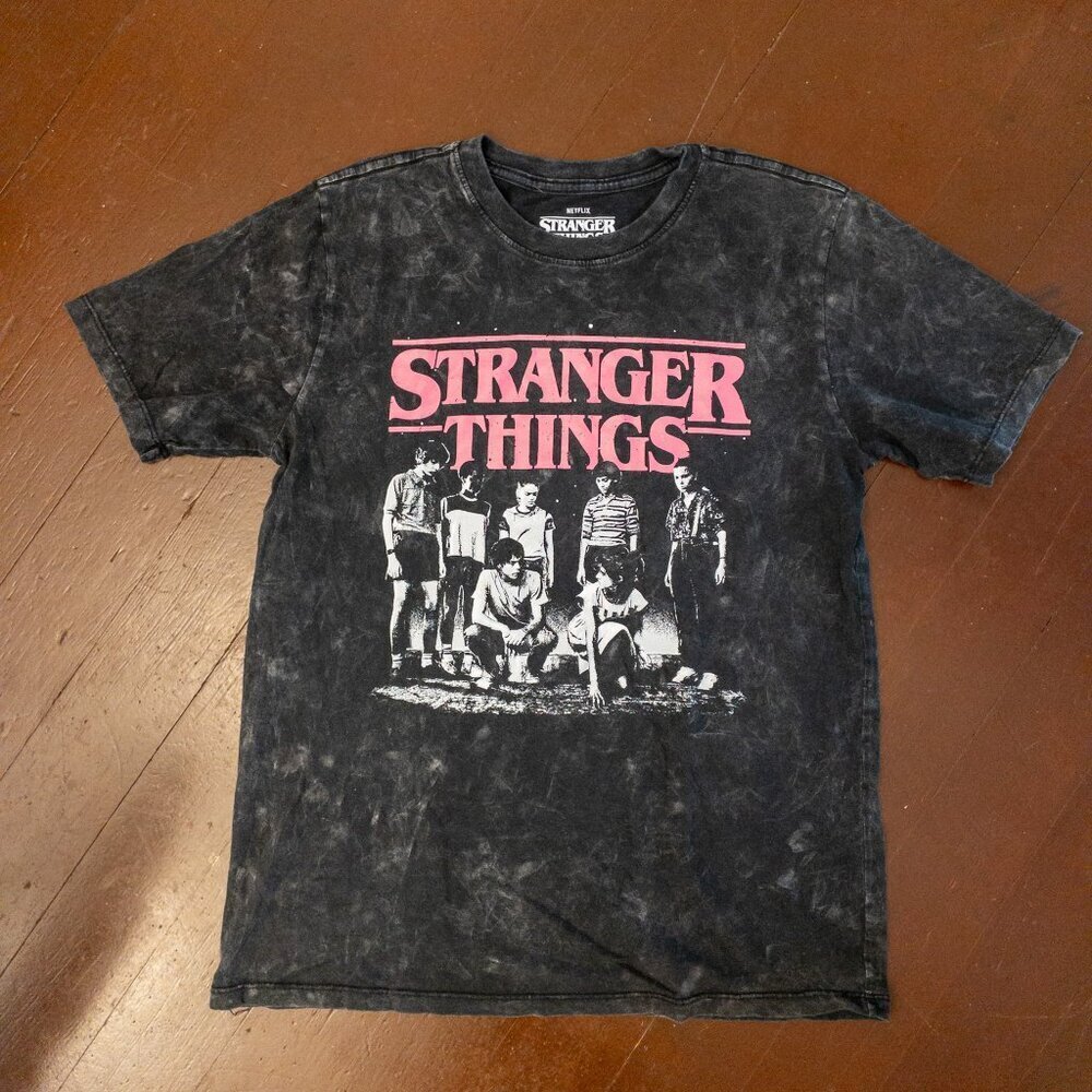Stranger Things Black Acid Wash Graphic Tee – Men’s M Netflix Retro Style